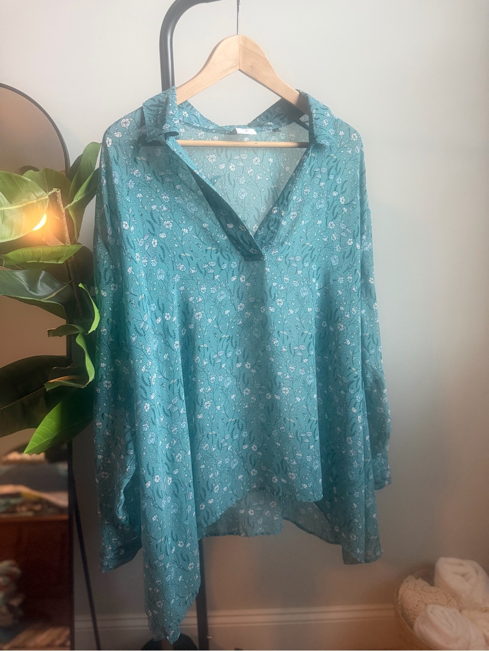 Vintage Women's Teal Floral V-Neck Blouse